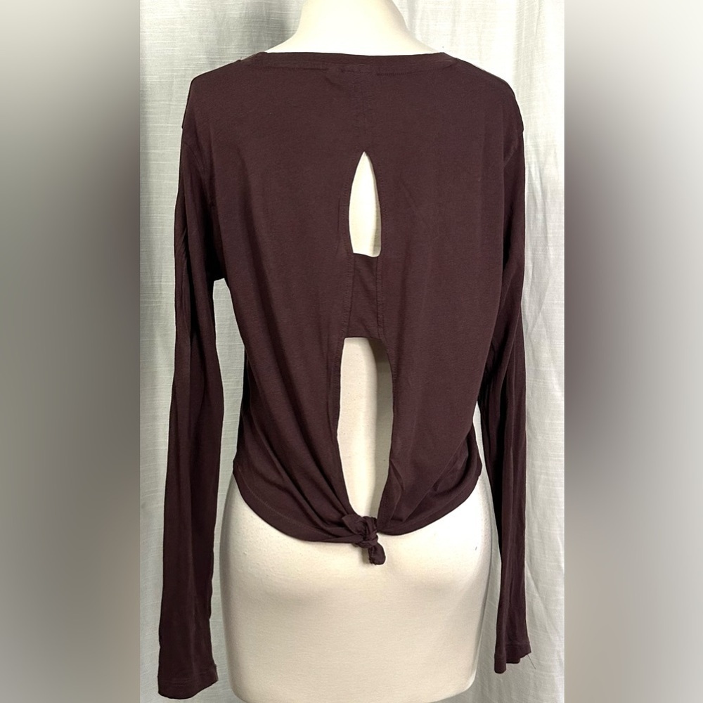 Mono B Womens Long Sleeve Shirt Purple Keyhole Back Activewear Size M